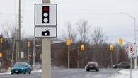 Red light cameras back on Thunder Bay city council's agenda