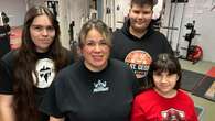 Powerlifting family: Mom and 3 kids test their strength at national competition