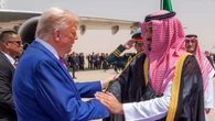 Trump praises Saudis, ends Syria sanctions on Day 1 of Mideast trip