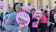 Nurses rally by the hundreds to say Manitoba's health-care system hasn't improved under NDP