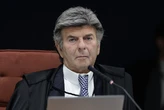 Incrédulos, ministros do STF veem incoerência de Fux, que condenou envolvidos no 8/1 e aceitou denúncia contra réus do golpe