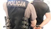 37-latek z zarzutem zabicia swojego psa. „Ciągnął go za sobą i uderzał siekierą”