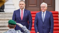 Niemieckie media o wizycie Nawrockiego. „Wrogiem jest Rosja, nie Niemcy”