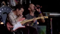 Słynny, chory aktor zagrał z Coldplay. Tłum oszalał na jego widok [WIDEO]