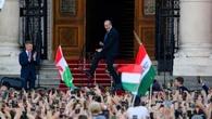 Wielkie święto w Budapeszcie. Polityk znów zatańczył przed tłumem