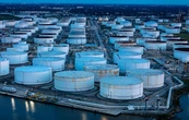 Нафтові резерви США впали до річного мінімуму