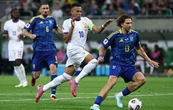 Переможні французи збиткують над збірною України з рахунком 2:0