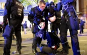 У Дрездені в сутичках із футбольними фанами постраждали 185 поліцейських