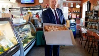 Une guerre est-elle imminente ? Demandez la réponse au livreur de pizza !