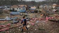 Al menos 32 muertos en una serie de tornados e incendios en EE.UU.