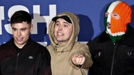 Un membre du trio irlandais Kneecap accusé d'apologie du terrorisme