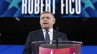 Le Premier ministre slovaque Robert Fico assistera au défilé de la Seconde Guerre mondiale à Moscou malgré les avertissements de l'UE
