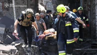 Ukraine : Macron condamne la frappe russe sur Dnipro qui a fait au moins 20 morts