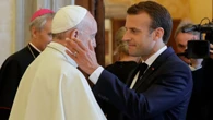 Emmanuel Macron cherche-t-il à influencer le choix du prochain pape ?