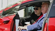 Tesla se hunde y pierde 139.000 millones tras las amenazas de Trump