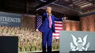 Trump dice que sin EE.UU., Francia hablaría alemán y japonés