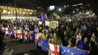 Géorgie : des milliers toujours dans la rue contre la "loi russe"