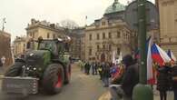 Les agriculteurs tchèques bloquent la circulation à Prague