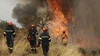 La Grèce toujours en proie aux incendies près de Corinthe