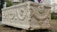 Bulgarie : un sarcophage datant de la Rome antique servait de comptoir de bar