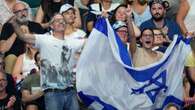 Des supporters de l'équipe nationale israélienne de football appellent à un cessez-le-feu