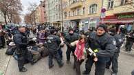 Rechter Protest in Berlin: Polizei beendet Sitzblockade der Gegendemo