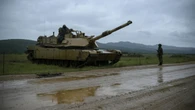 Offenbar erstmals US-Superpanzer in der Ukraine abgeschossen
