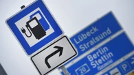 Im E-Auto zur Ostsee? Ladepunkte an 36 Rastplätzen geplant