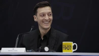 Nächster Wolfsgruß-Ärger: Jetzt provoziert auch Mesut Özil