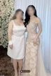 Bức ảnh chụp cô dâu và khách mời trong đám cưới gây tranh cãi nhất MXH gần đây: Tất cả cùng đặt một câu hỏi