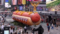 Ogromny hot dog na Times Square. Amerykanie świętują