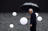 Giorgio Armani prepara sucessão entre seus confidentes e amigos