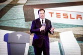 Tesla terá câmeras para monitar motorista usando piloto automático