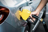 Com novo reajuste, gasolina da Petrobras já acumula alta de 34,7% no ano