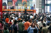 Jóvenes se vuelcan en la Feria del Libro de Minería   