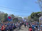 Afición y jugadores de Cruz Azul se unen rumbo al clásico joven   