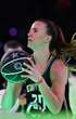 Sabrina Ionescu rompió estigma de la fragilidad femenina al retar a Curry   