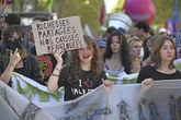 Protestan cientos de miles en Francia contra la austeridad   
