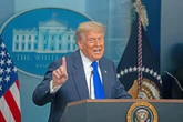 Trump rompe diálogo comercial con Canadá por impuesto digital   