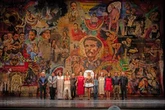Develan nuevo telón en el teatro Macedonio Alcalá   