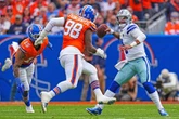 Vaqueros caen 44-24 ante la implacable defensiva de Broncos