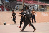 El futbol reconcilia y une a niños migrantes en la Ciudad de México   