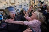 Aumenta represión contra jubilados en Argentina   