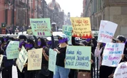 Protestan sobrevivientes   