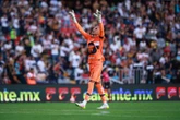 Keylor Navas revive a Pumas   