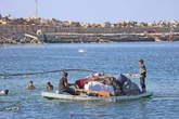 Habitantes de Gaza huyen en masa hacia el sur ante la ofensiva israelí   