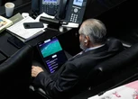 Con ajustes, senadores avalan reforma a Ley de Amparo    