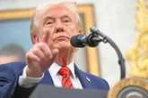 Trump anuncia un arancel adicional de 100% a China   
