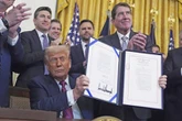 Promulga Trump primera ley sobre criptomonedas en EU   