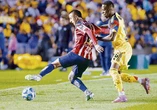 Chivas propina primer revés al América y gana el clásico   